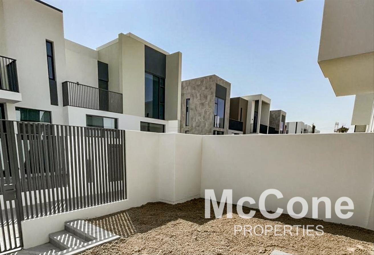 Vacant | Spacious Layout | Exclusive photo 20