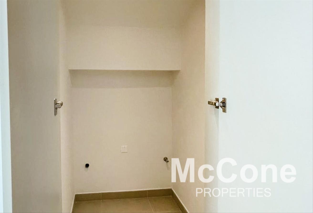 Vacant | Spacious Layout | Exclusive photo 15