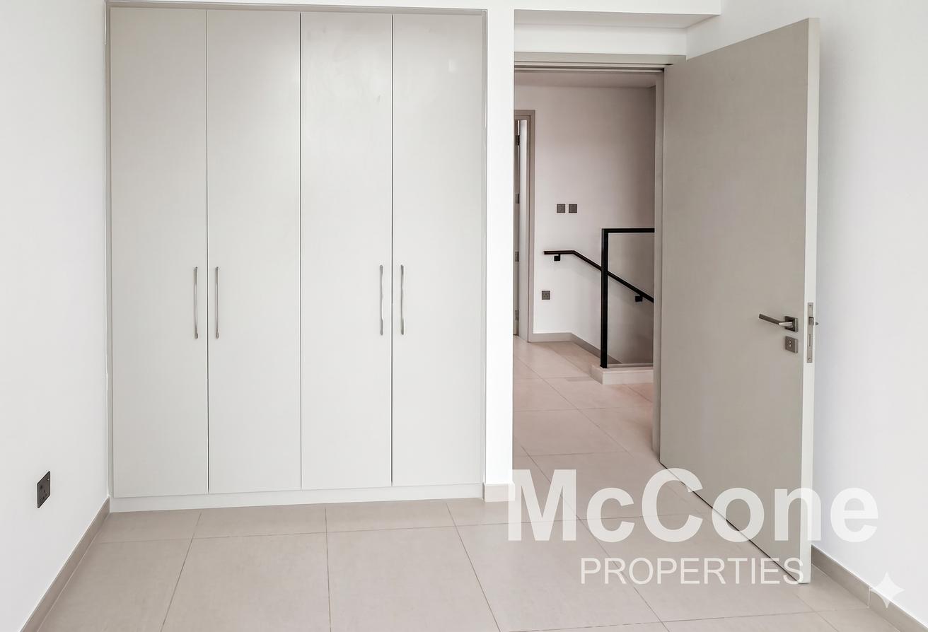 Vacant | Spacious Layout | Exclusive photo 13