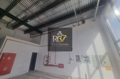Warehouse - Studio - 1 for rent in Al Qusais - Dubai