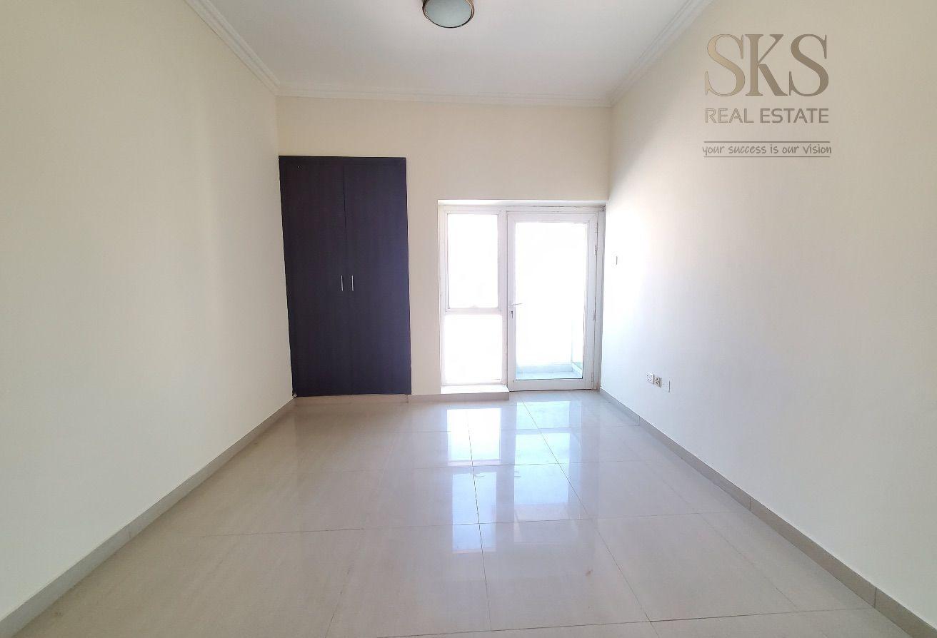Suspecious | 1BR APT | NEAR EMIRATES MALL photo 6