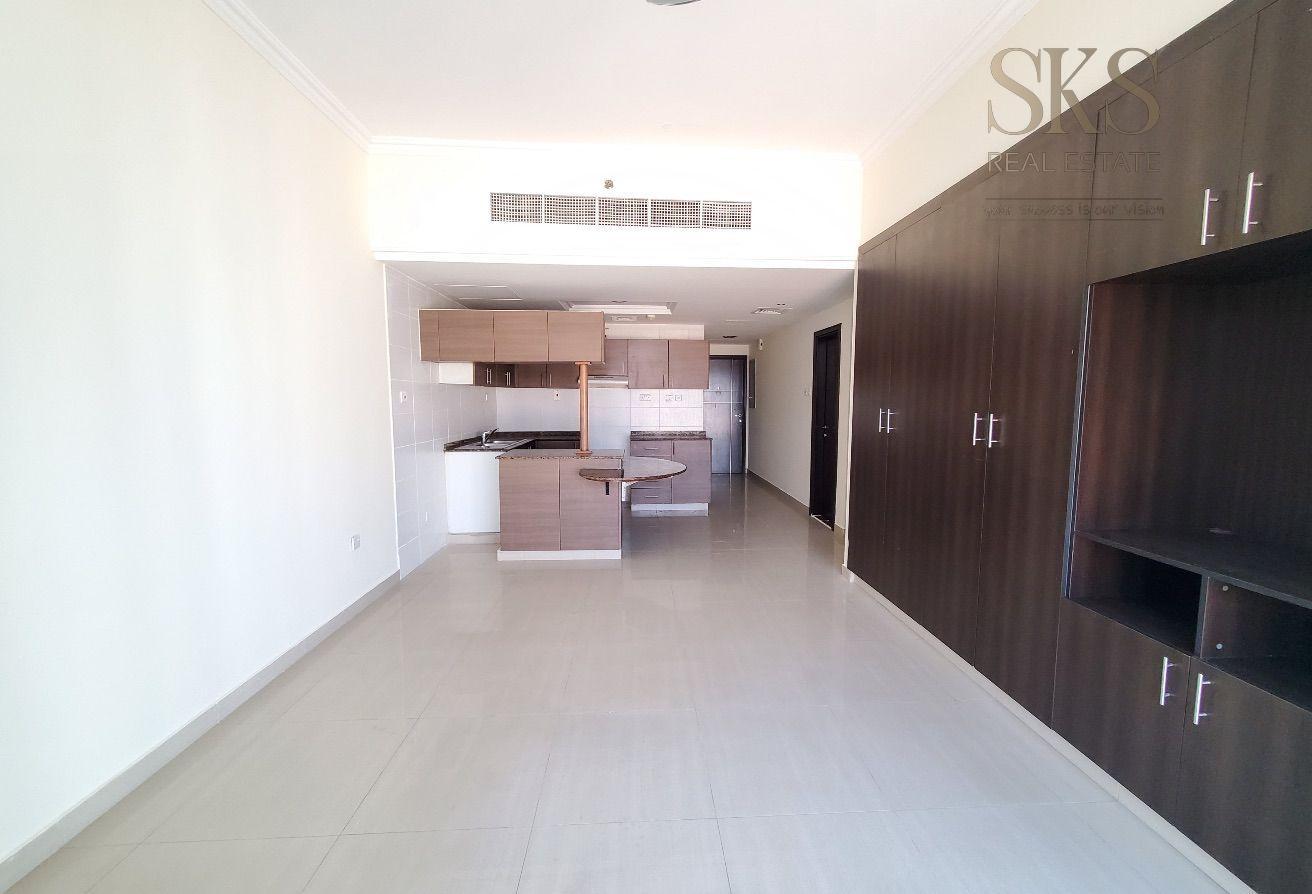 Suspecious | 1BR APT | NEAR EMIRATES MALL photo 10