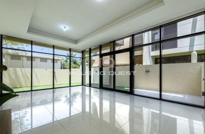 Townhouse - 3 - 4 for rent in Richmond - Damac Hills - Dubai