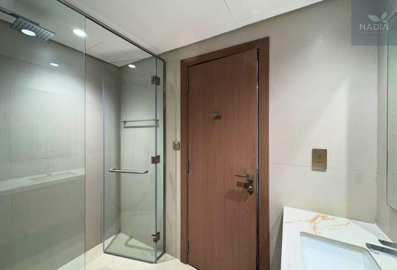 Chiller Free | Brand New | Fully Furnished| Luxury photo 14