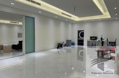 Villa - 5 Bedrooms - 6 Bathrooms for rent in Al Aweer 1 - Al Aweer - Dubai