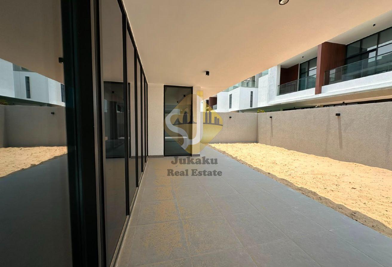 BRAND NEW ULTRA-LUXURY 4 BR VILLA FOR RENT photo 4