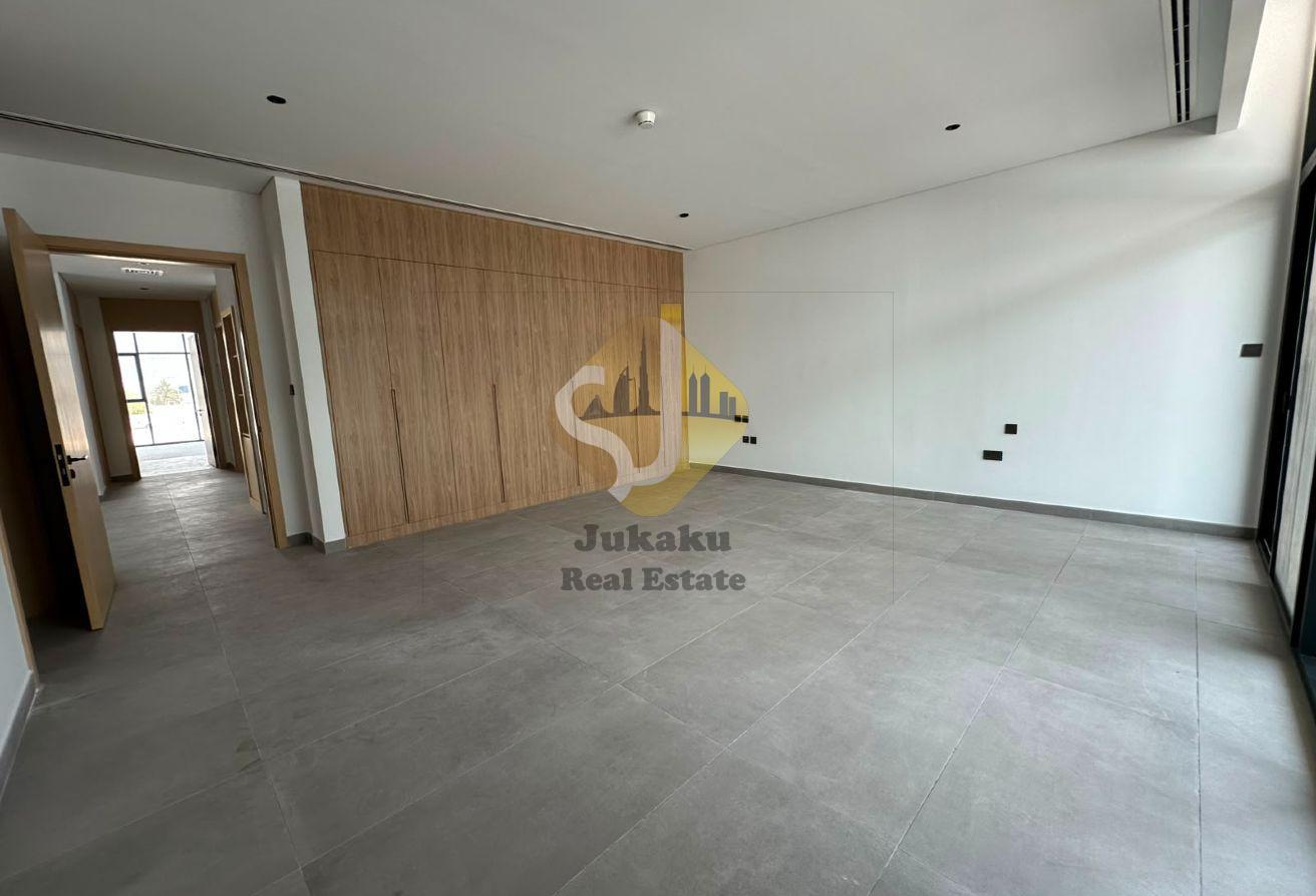 BRAND NEW ULTRA-LUXURY 4 BR VILLA FOR RENT photo 16
