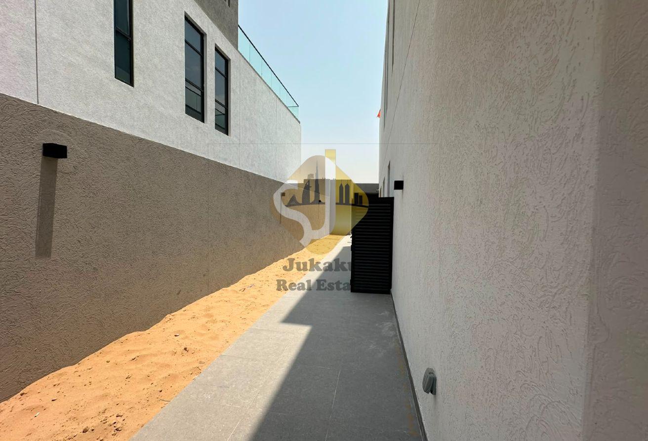 BRAND NEW ULTRA-LUXURY 4 BR VILLA FOR RENT photo 15