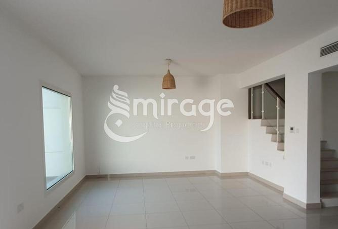 3-bed townhouse in Manazel Al Reef 2 — photo 2