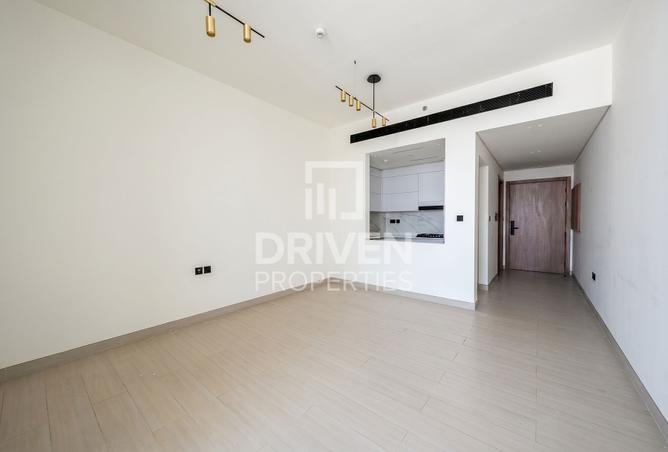 Multiple Cheques | High Floor | Community View photo 3