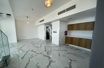 Apartment - 2 Bedrooms - 3 Bathrooms for sale in Oasis 2 - Oasis Residences - Masdar City - Abu Dhabi