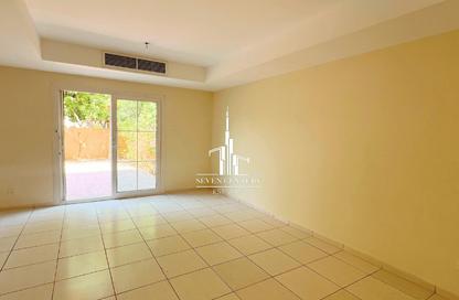 Villa - 2 Bedrooms - 3 Bathrooms for rent in Springs 12 - The Springs - Dubai Villa - 2 Bedrooms - 3 Bathrooms for rent in Springs 12 - The Springs - Dubai