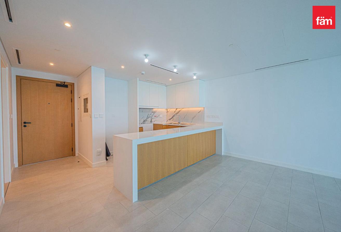 Stunning View | Mid Floor | Private Beach photo 4