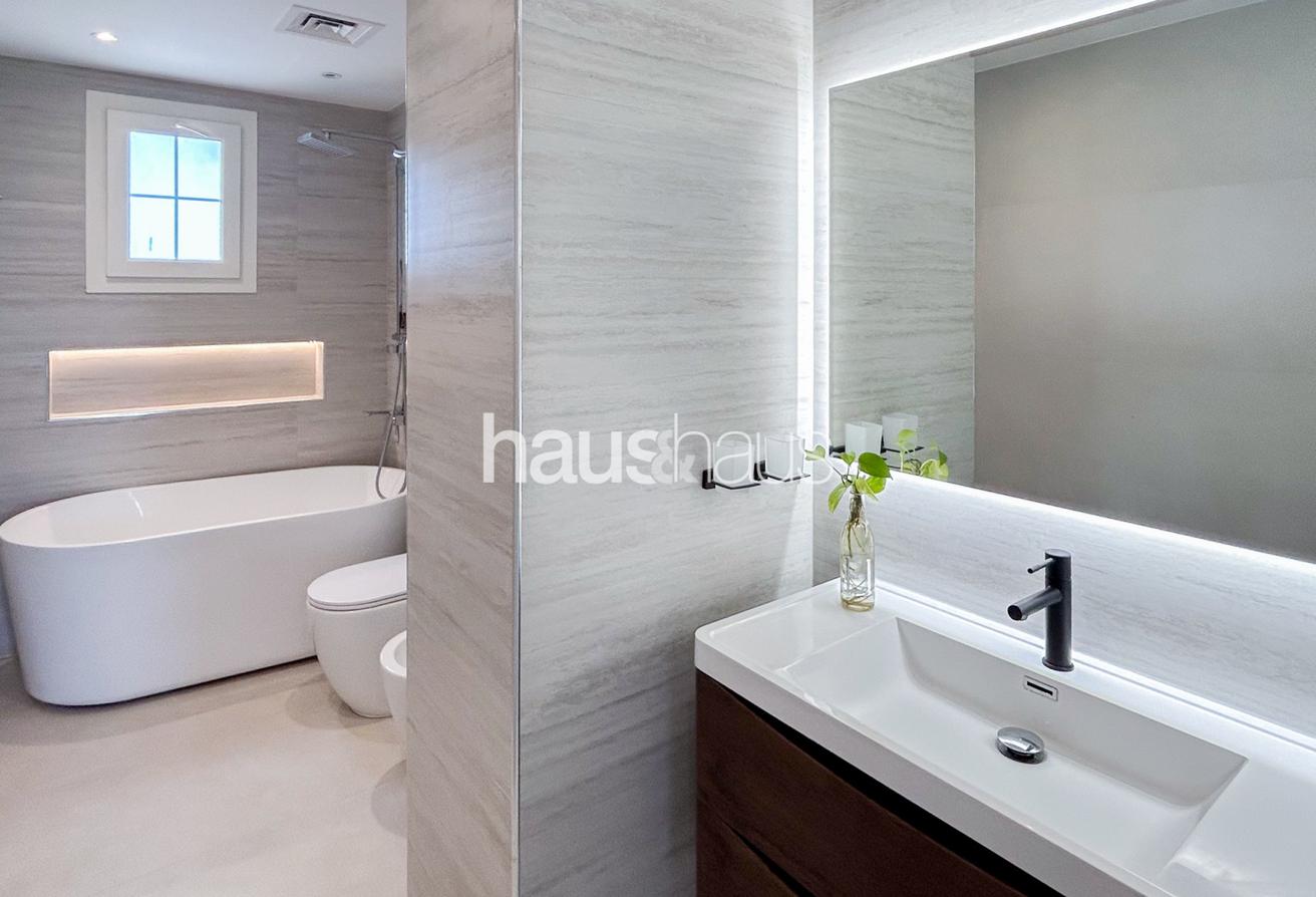 2M | Fully Upgraded | Lake View | Exclusive photo 13