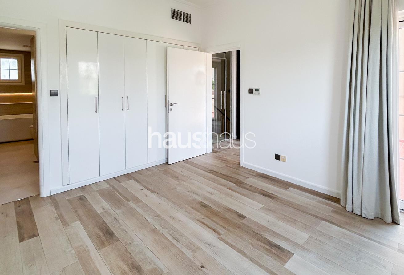 2M | Fully Upgraded | Lake View | Exclusive photo 12
