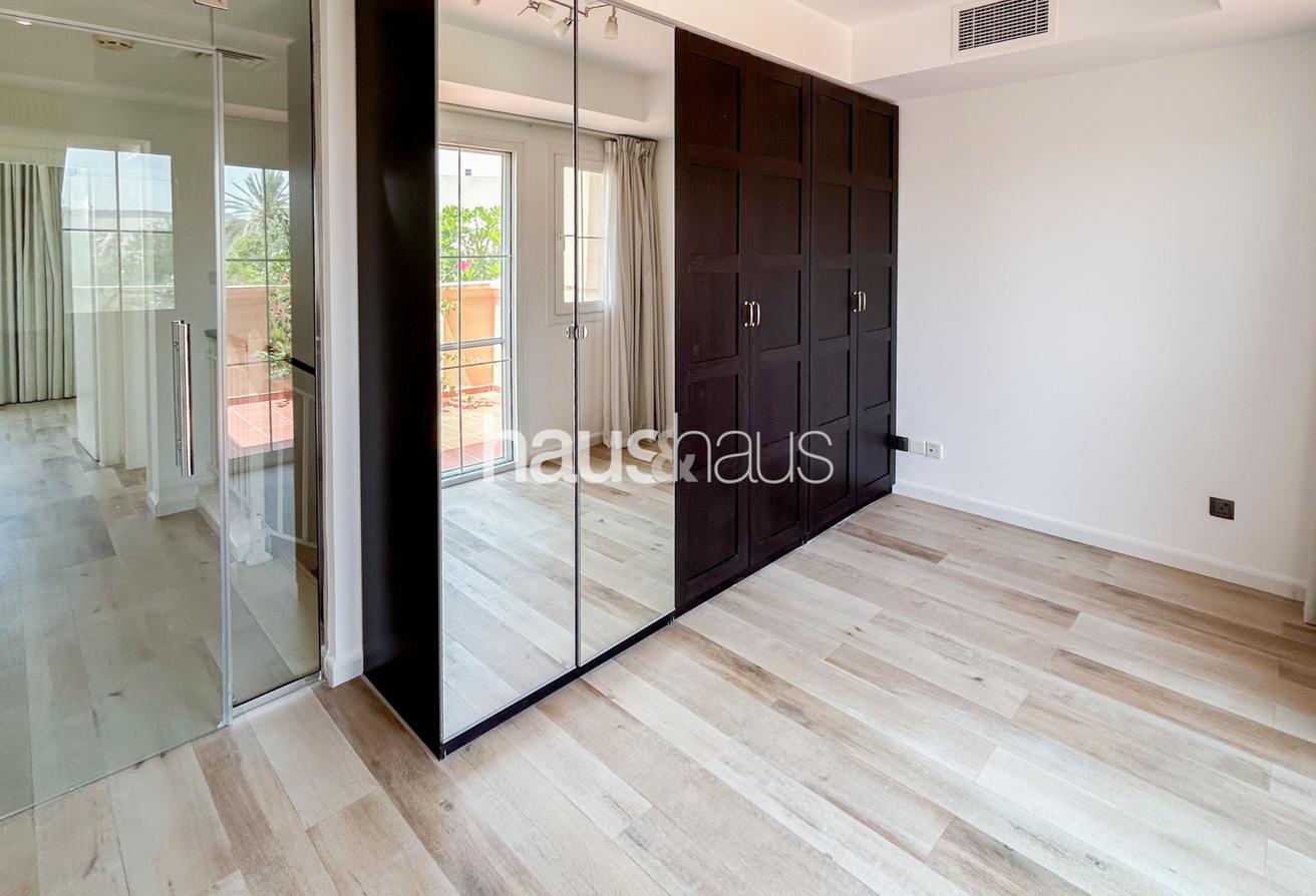 2M | Fully Upgraded | Lake View | Exclusive photo 14