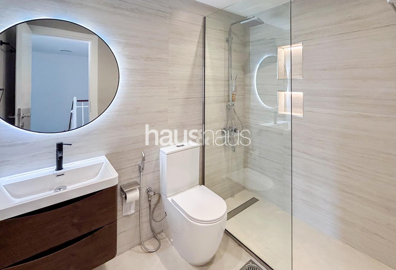 2M | Fully Upgraded | Lake View | Exclusive photo 11