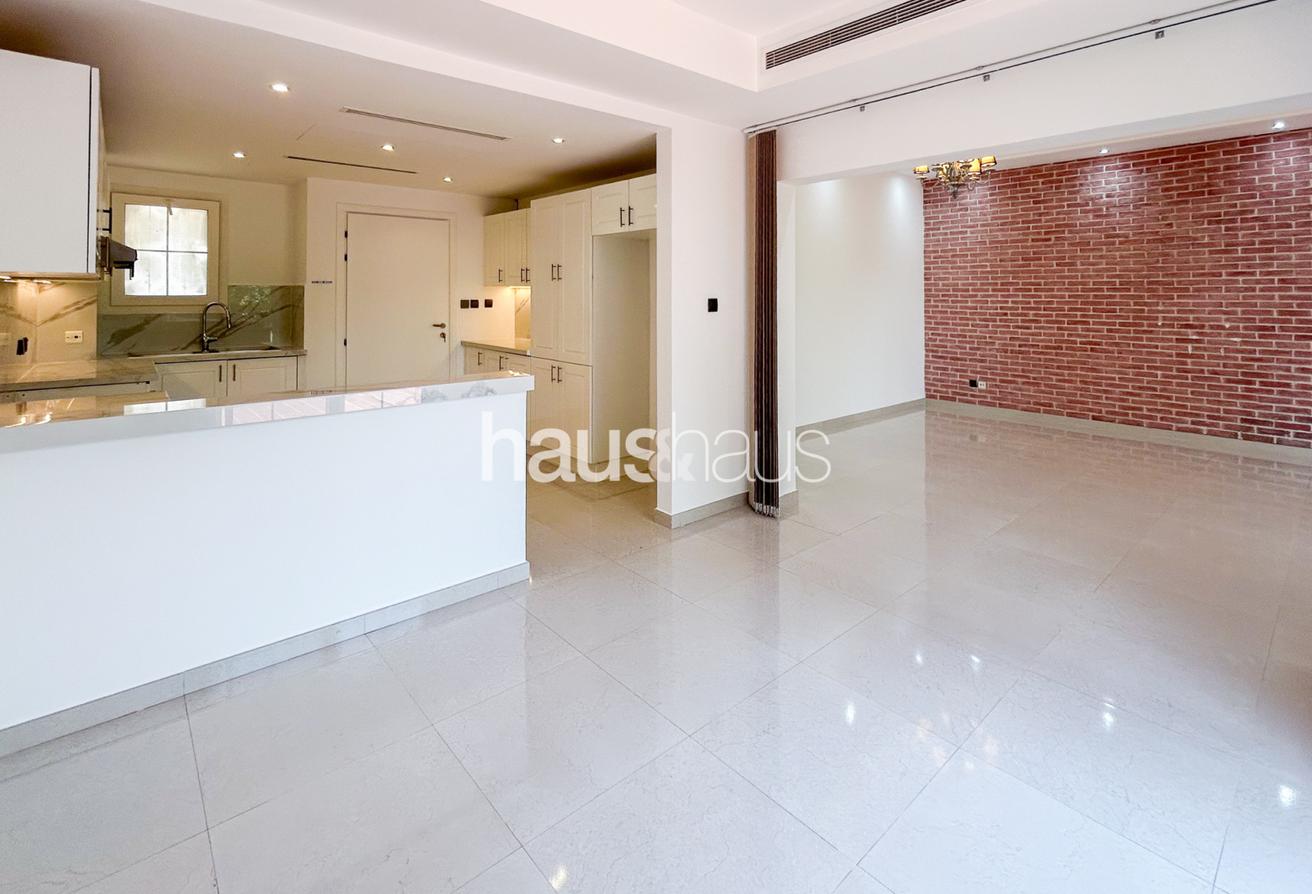 2M | Fully Upgraded | Lake View | Exclusive photo 5
