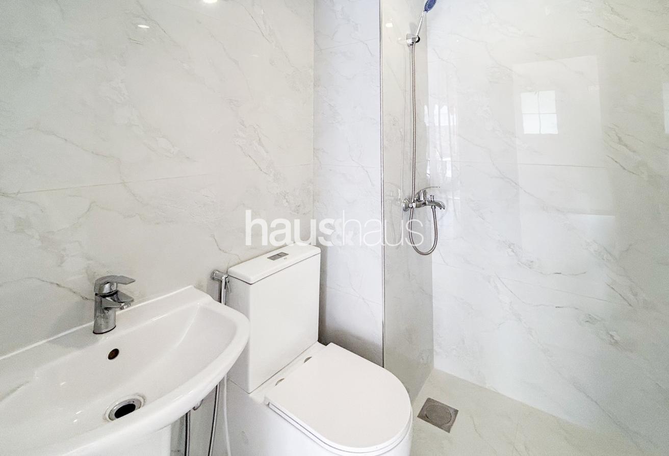 2M | Fully Upgraded | Lake View | Exclusive photo 8