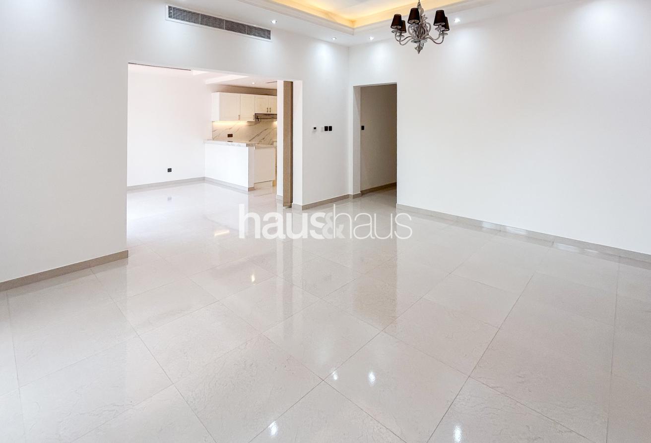 2M | Fully Upgraded | Lake View | Exclusive photo 10