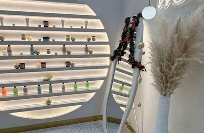 Retail - Studio - 1 Bathroom for rent in Oxford Tower - Business Bay - Dubai