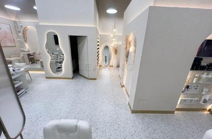 Retail - Studio - 1 Bathroom for rent in Oxford Tower - Business Bay - Dubai