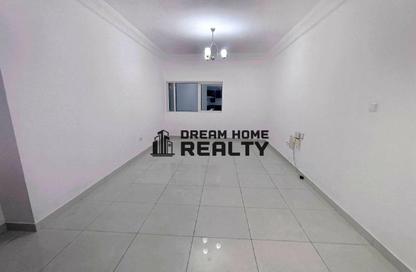 Apartment - Studio - 1 Bathroom for rent in Al Khan - Sharjah
