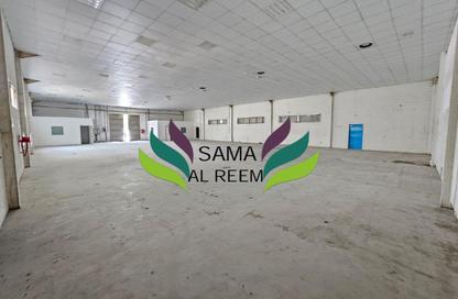 Warehouse - Studio - 2 Bathrooms for rent in Ras Al Khor Complex - Ras Al Khor - Dubai