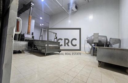Warehouse - Studio - 3 Bathrooms for rent in Al Quoz Industrial Area 4 - Al Quoz Industrial Area - Al Quoz - Dubai