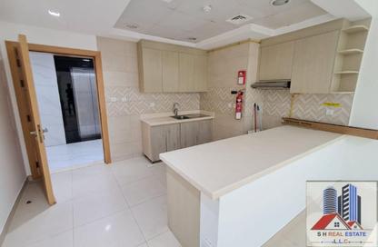 Apartment - 1 Bedroom - 2 Bathrooms for rent in Geepas Park View 1 - Queue Point - Liwan - Dubai Apartment - 1 Bedroom - 2 Bathrooms for rent in Geepas Park View 1 - Queue Point - Liwan - Dubai
