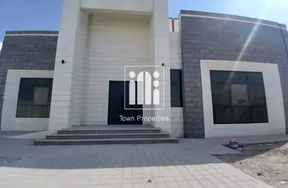 فيلا - 4 غرف نوم - 6 حمامات للايجار في مدينة الرياض - أبوظبي