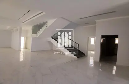 فيلا - 4 غرف نوم - 6 حمامات للايجار في مدينة الرياض - أبوظبي