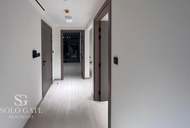 Large Layout | 1BR | Community View | Unfurnished photo 3