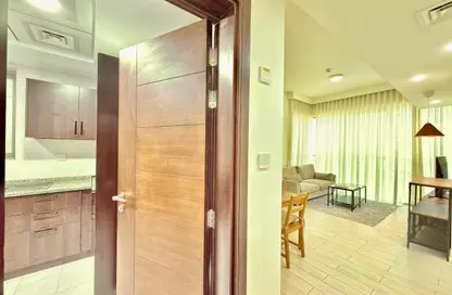 Apartment - 2 Bedrooms - 2 Bathrooms for rent in Electra Tower - Electra Street - Abu Dhabi