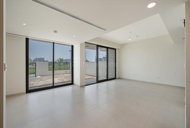 141911427 - Property Image 3