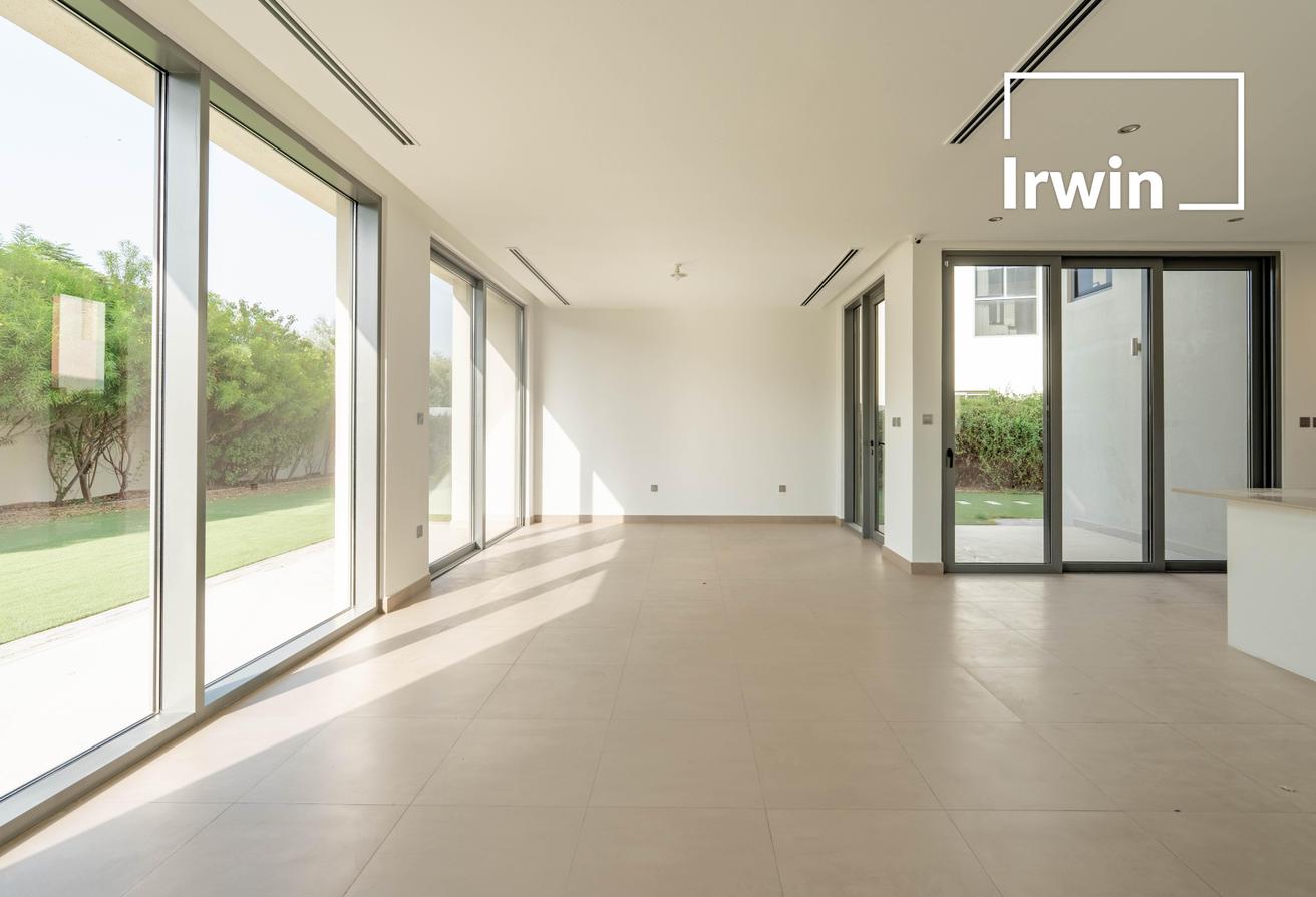 Vacant | Unfurnished | Largest Plot photo 3