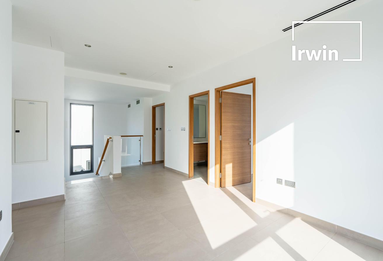 Vacant | Unfurnished | Largest Plot photo 12