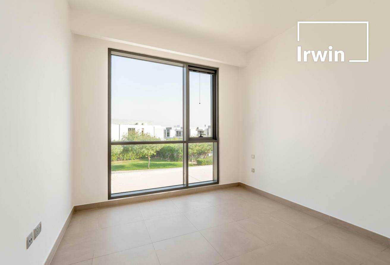 Vacant | Unfurnished | Largest Plot photo 13