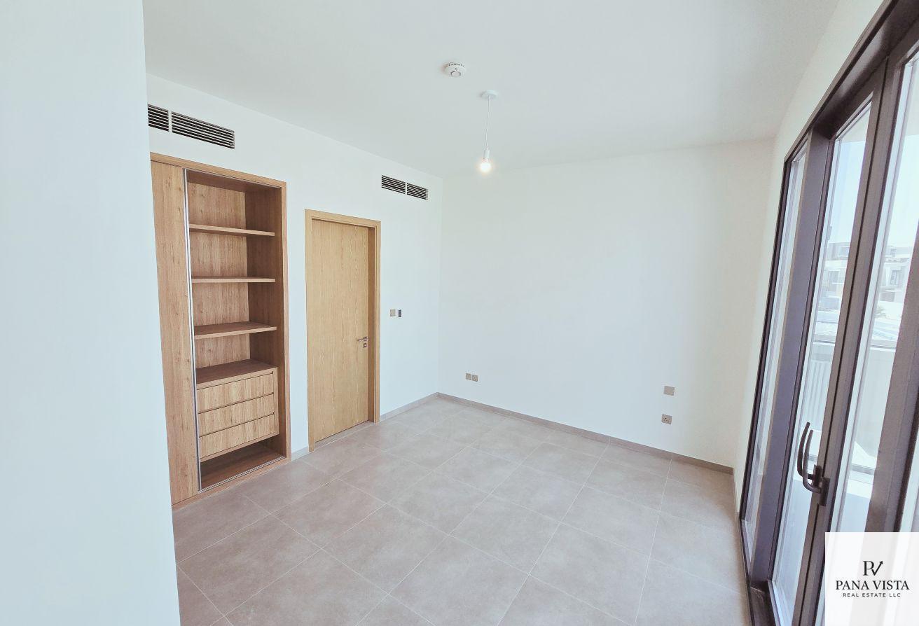 1-month Free, 4BR independent Villa, Huge Plot photo 9