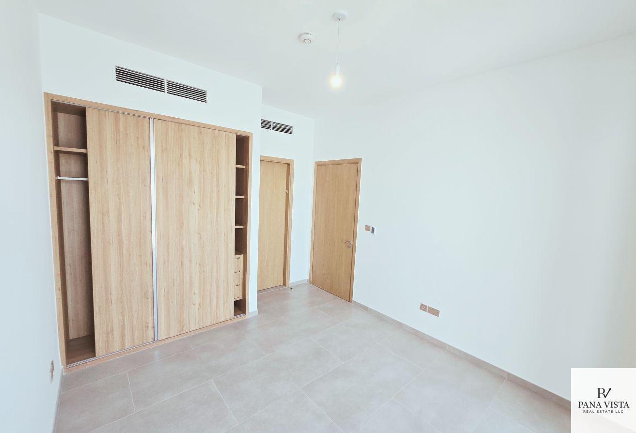 1-month Free, 4BR independent Villa, Huge Plot photo 7
