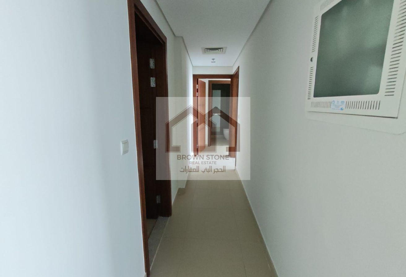 Spacious 3BHK | End Corner | Burj Khalifa View photo 8