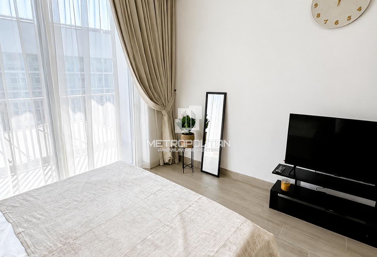 Great Maintenance | Furnished | Spacious Layout photo 5