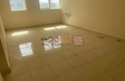 شقة - 2 غرف نوم - 2 حمامات للايجار في مجمع الشرفا - شارع شيخ خليفة بن زايد - عجمان