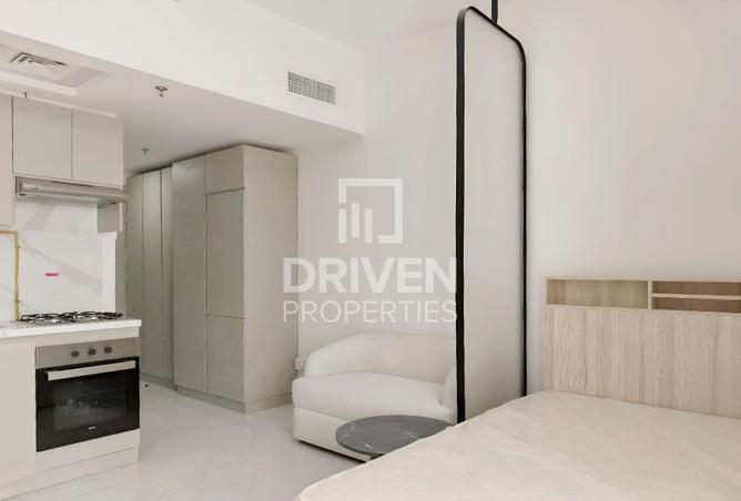Fully Furnished and Brand New | High Floor Apt photo 3