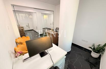 Office Space - Studio - 1 Bathroom for rent in Fatima Mohammad Ahmad Bin Suleiman Building - Al Raffa - Bur Dubai - Dubai