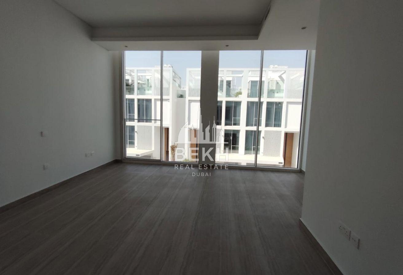 Contemporary 4BR | Premium Finishes | Private Pool photo 17
