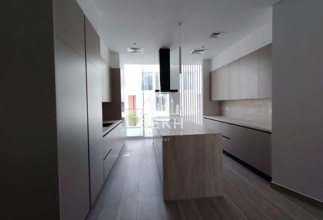 Contemporary 4BR | Premium Finishes | Private Pool photo 10