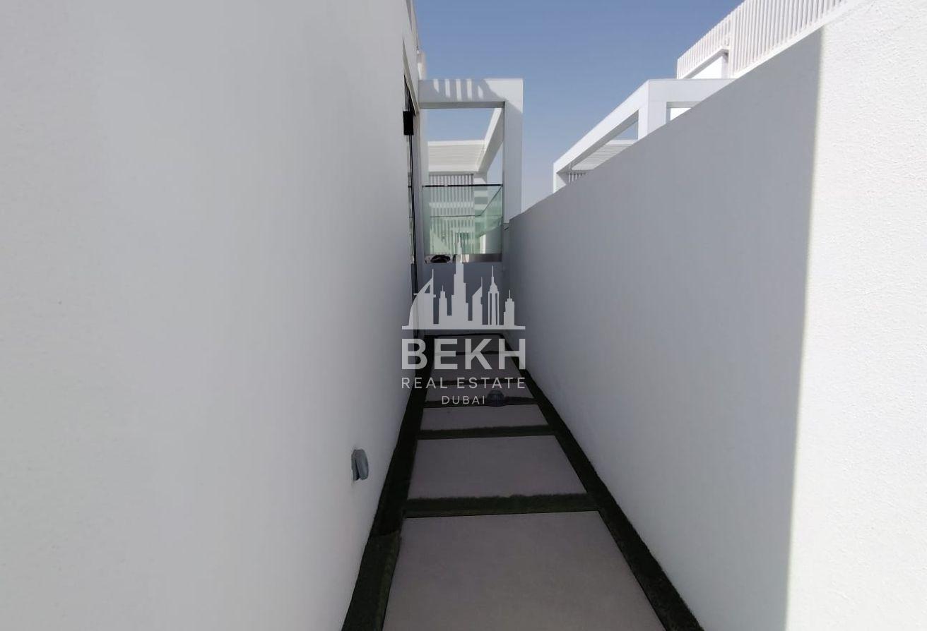 Contemporary 4BR | Premium Finishes | Private Pool photo 26