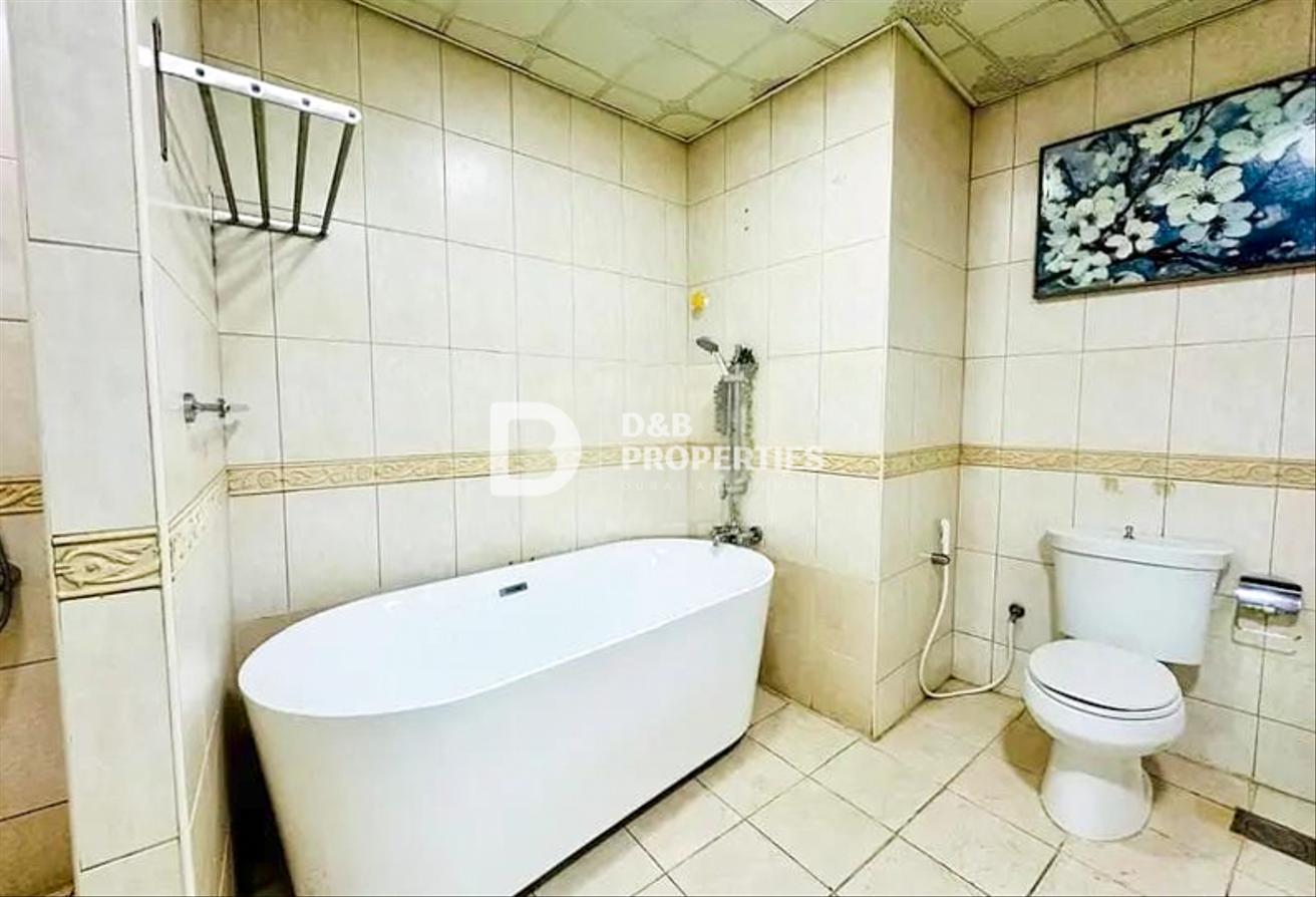 Ready to Move in | Well Maintained | Spacious photo 14