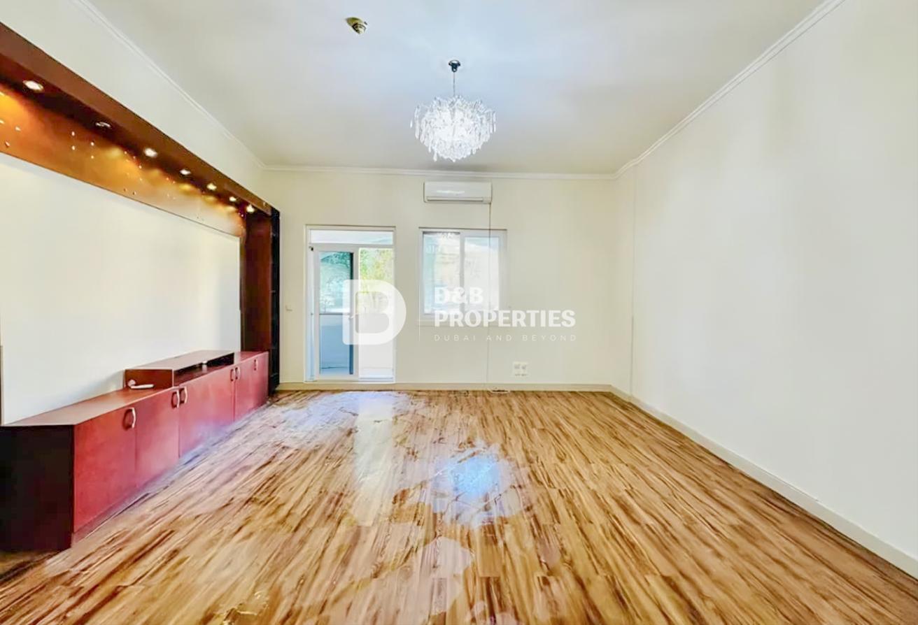 Ready to Move in | Well Maintained | Spacious photo 6